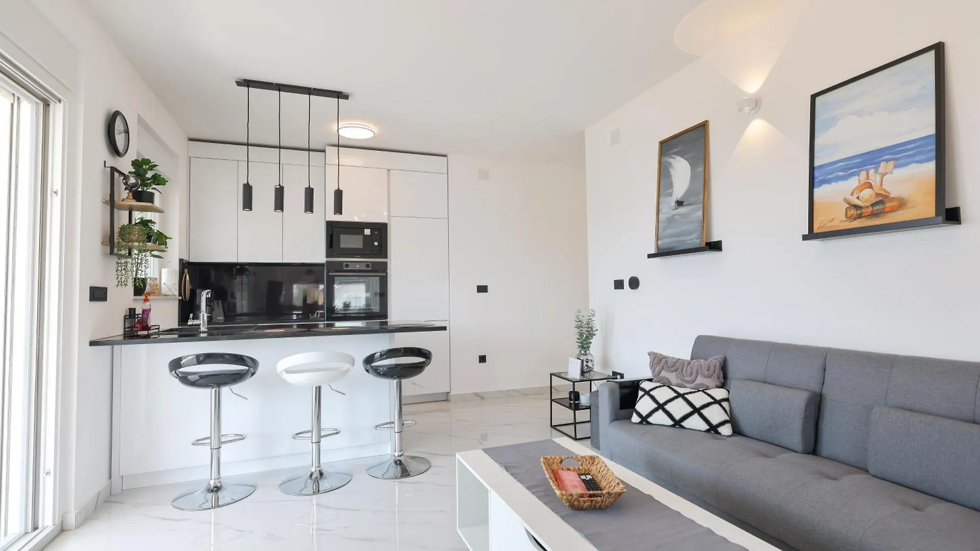 טוראני Two Bedroom Apartment With A Sea View In A Quiet Area 0*,  קרואטיה