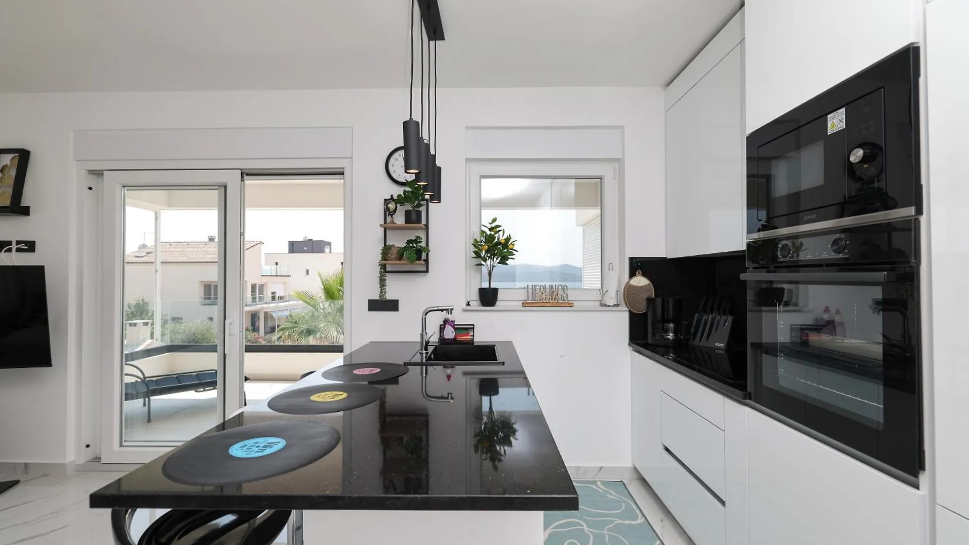 טוראני Two Bedroom Apartment With A Sea View In A Quiet Area 0*,  קרואטיה